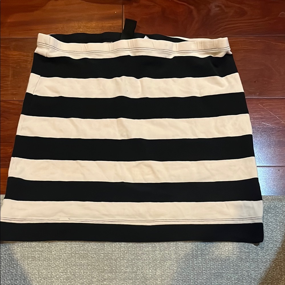 Small Black and beige Striped Women's Skirt Preloved